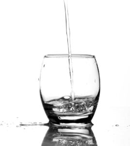 verre eau pure bonne santé