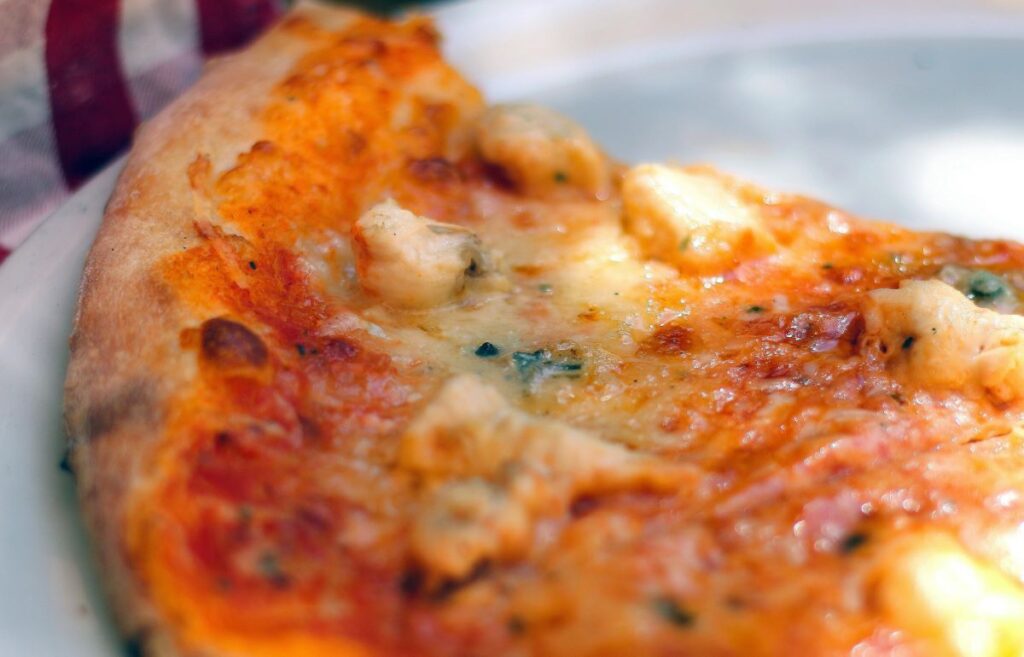 pizza avec gluten fromage tomate